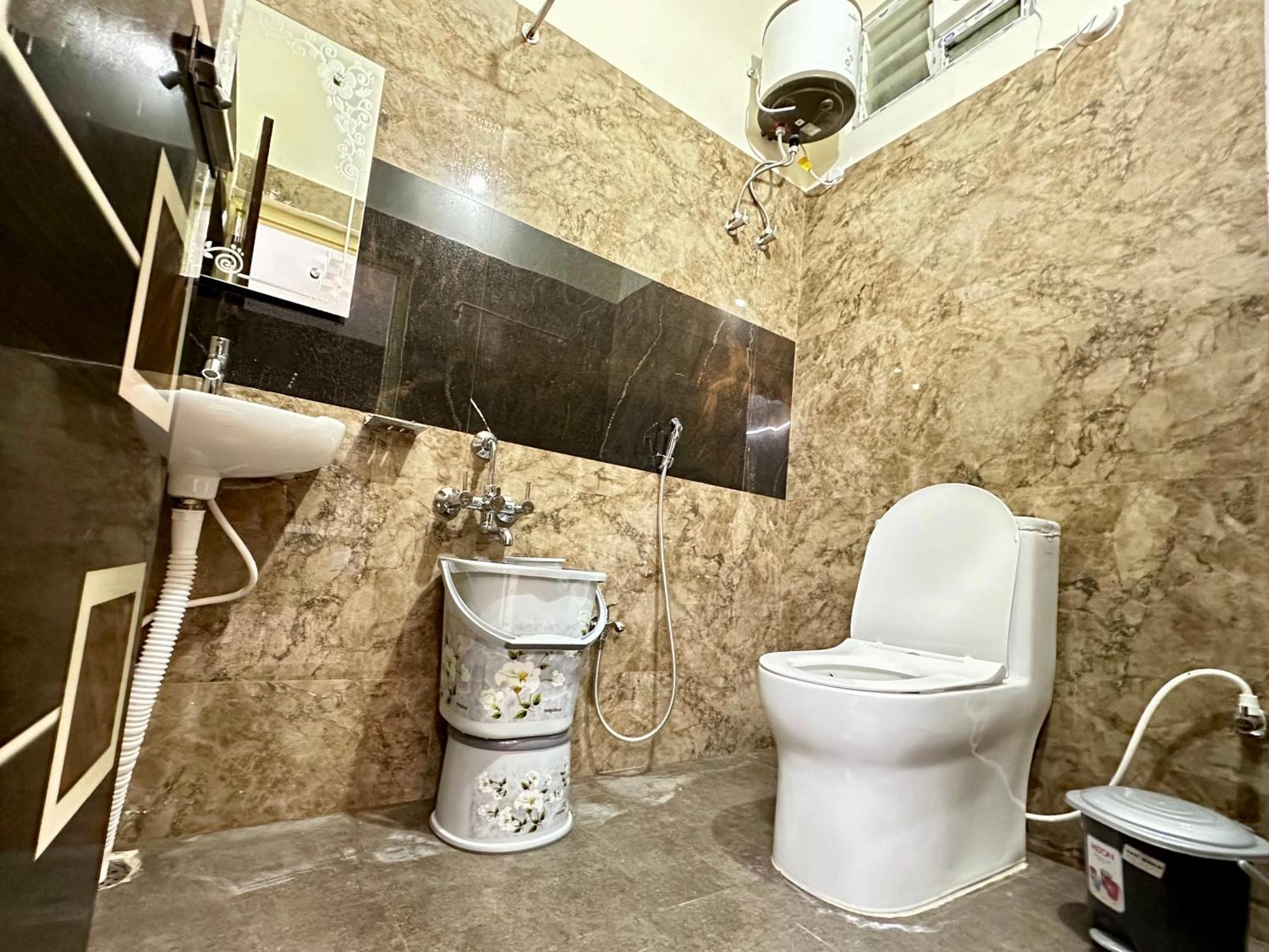 Truelife - 3Bhk Family Suites - Ps4 Pure Veg Restaurant On The Way To Balaji Temple - 2500 Sft Large Signature Apartment - Modular Kitchen - Super Fast Wifi, Smart Tv, 250 Jio Channels - Parking - Easy Access To All Temples - Top Service With Lots Of Тирупати Экстерьер фото