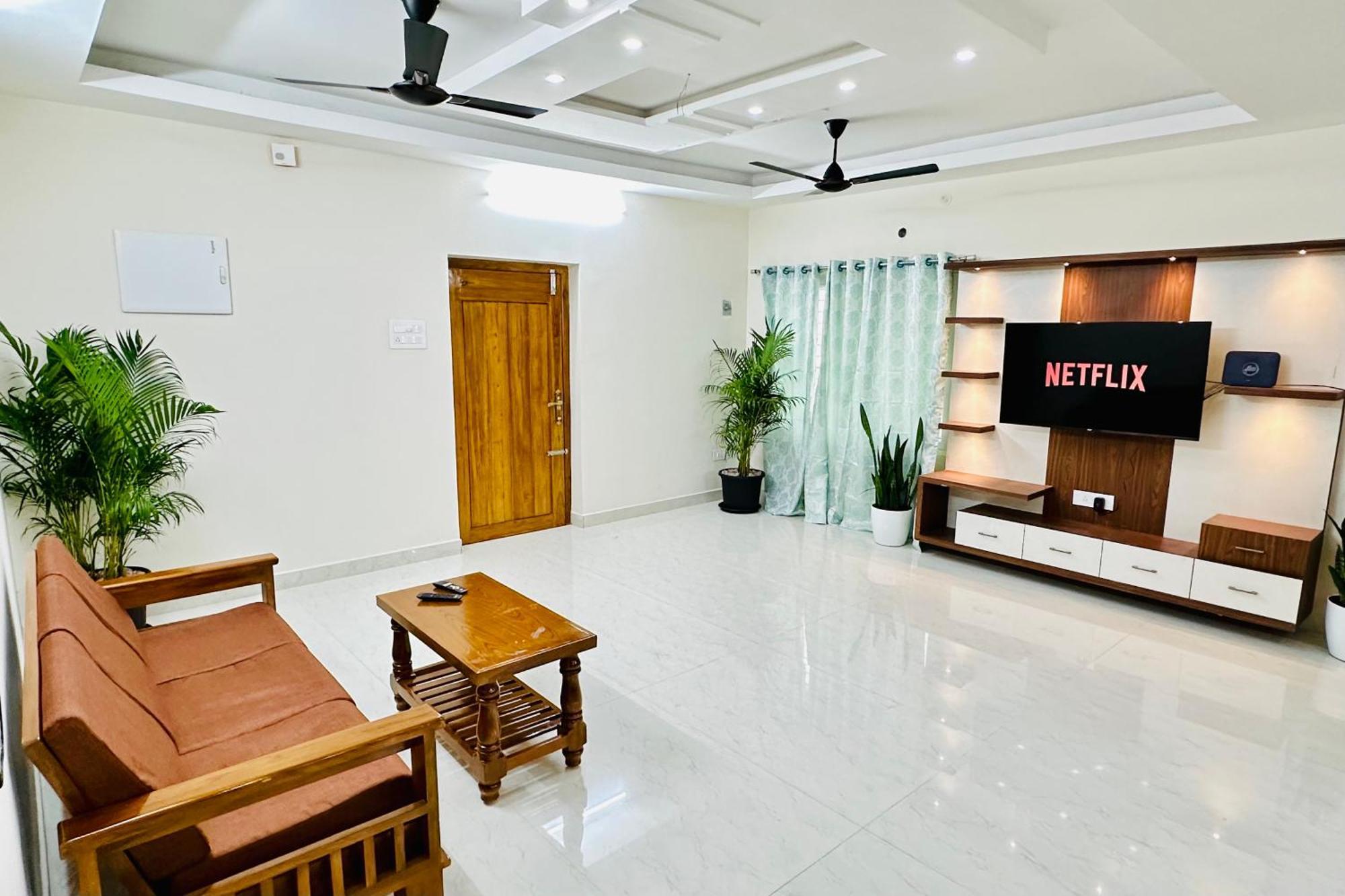 Truelife - 3Bhk Family Suites - Ps4 Pure Veg Restaurant On The Way To Balaji Temple - 2500 Sft Large Signature Apartment - Modular Kitchen - Super Fast Wifi, Smart Tv, 250 Jio Channels - Parking - Easy Access To All Temples - Top Service With Lots Of Тирупати Экстерьер фото