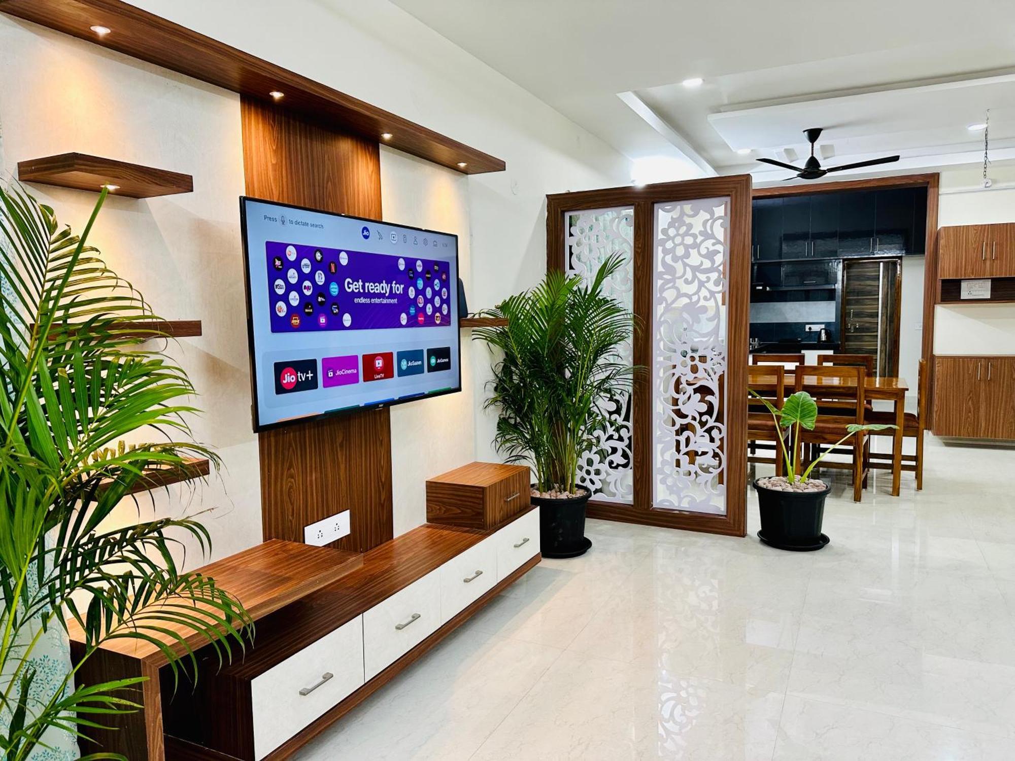 Truelife - 3Bhk Family Suites - Ps4 Pure Veg Restaurant On The Way To Balaji Temple - 2500 Sft Large Signature Apartment - Modular Kitchen - Super Fast Wifi, Smart Tv, 250 Jio Channels - Parking - Easy Access To All Temples - Top Service With Lots Of Тирупати Экстерьер фото