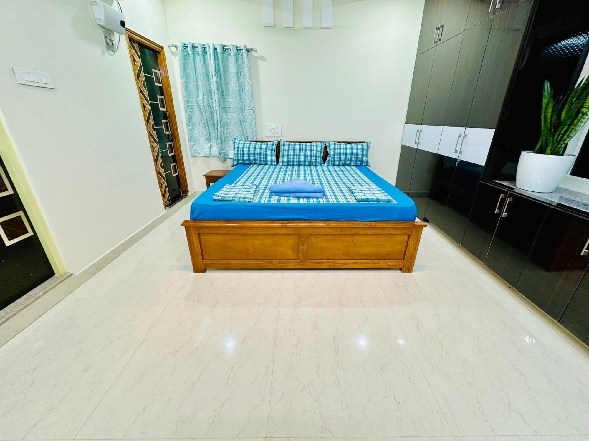 Truelife - 3Bhk Family Suites - Ps4 Pure Veg Restaurant On The Way To Balaji Temple - 2500 Sft Large Signature Apartment - Modular Kitchen - Super Fast Wifi, Smart Tv, 250 Jio Channels - Parking - Easy Access To All Temples - Top Service With Lots Of Тирупати Экстерьер фото
