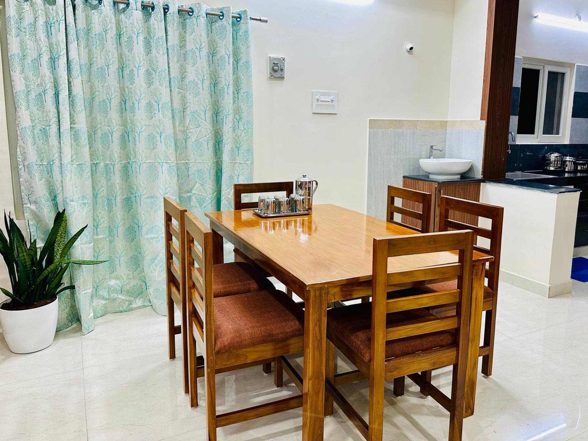 Truelife - 3Bhk Family Suites - Ps4 Pure Veg Restaurant On The Way To Balaji Temple - 2500 Sft Large Signature Apartment - Modular Kitchen - Super Fast Wifi, Smart Tv, 250 Jio Channels - Parking - Easy Access To All Temples - Top Service With Lots Of Тирупати Экстерьер фото